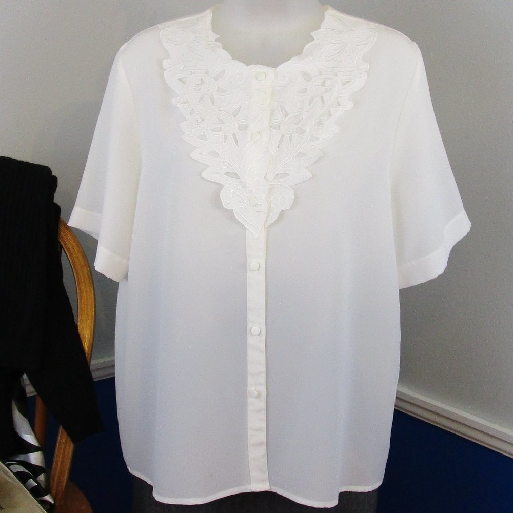 💐Host Pick💐 Vintage Kathy Che Lace Front Blouse